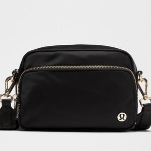 Lululemon Athletica Black Crossbody Bag (everywhere crossbody 2L)